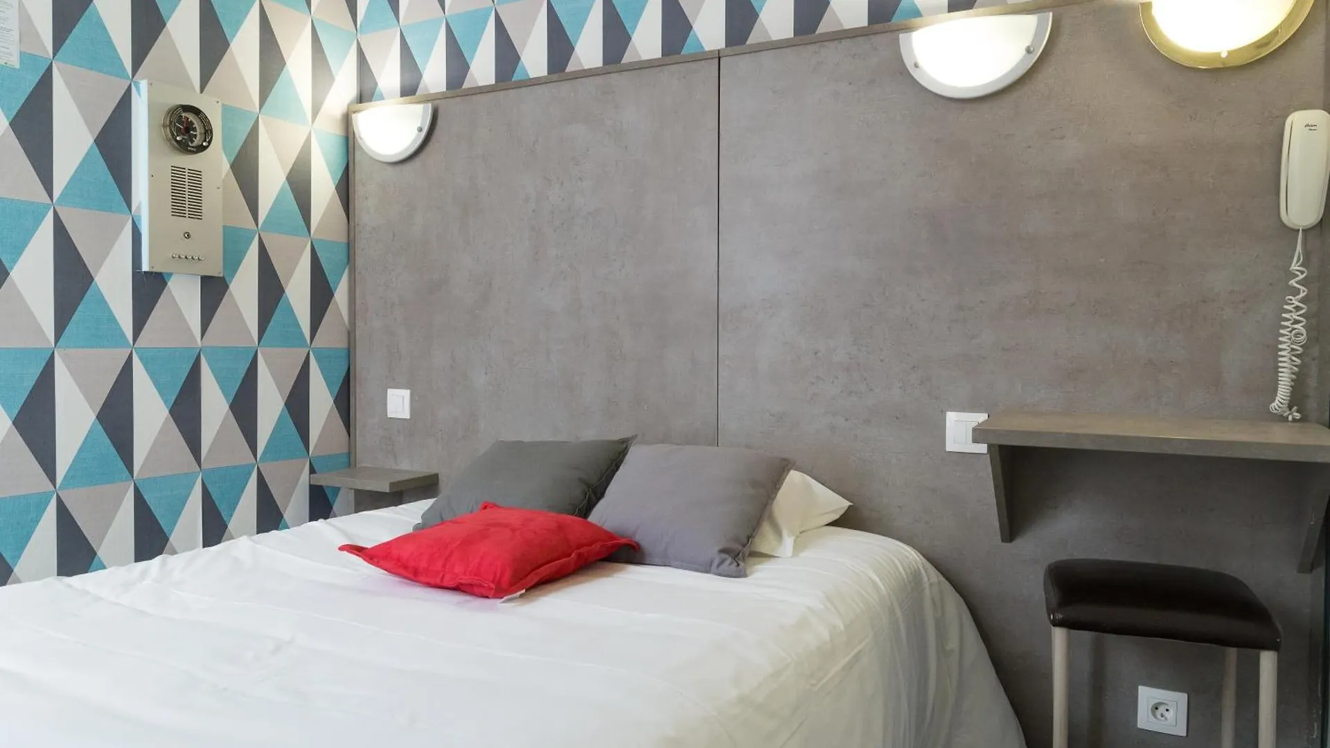 Panam Gambetta- Place Gambetta-mairie Du 20 Emme 3* Paris